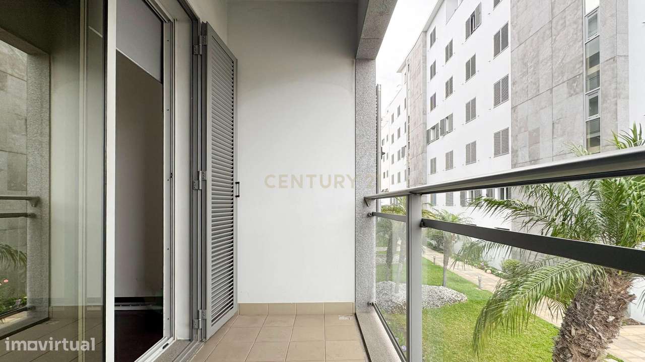 Apartamento T2 em Funchal (São Pedro) com Vista Mar-16