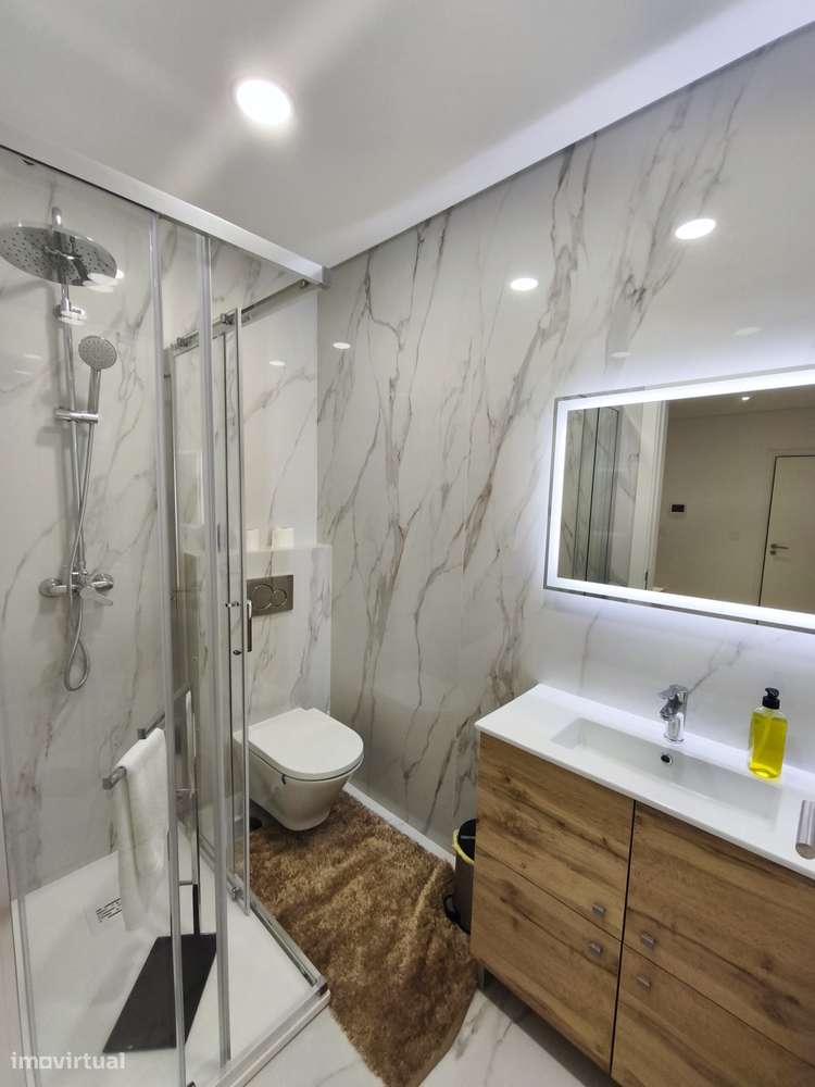 Apartamento T3 Novo c/ Parque de Estacionamento-3