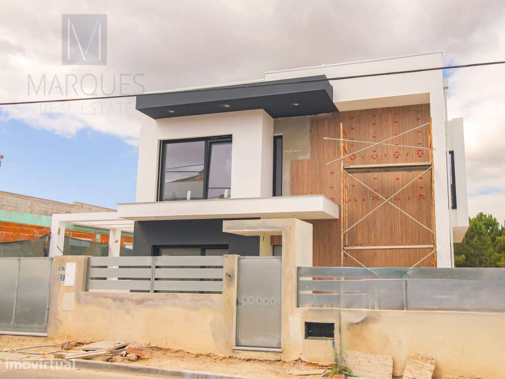 Moradia V3 com 2 Suites, Jardim e Piscina em Pinhal do General-18