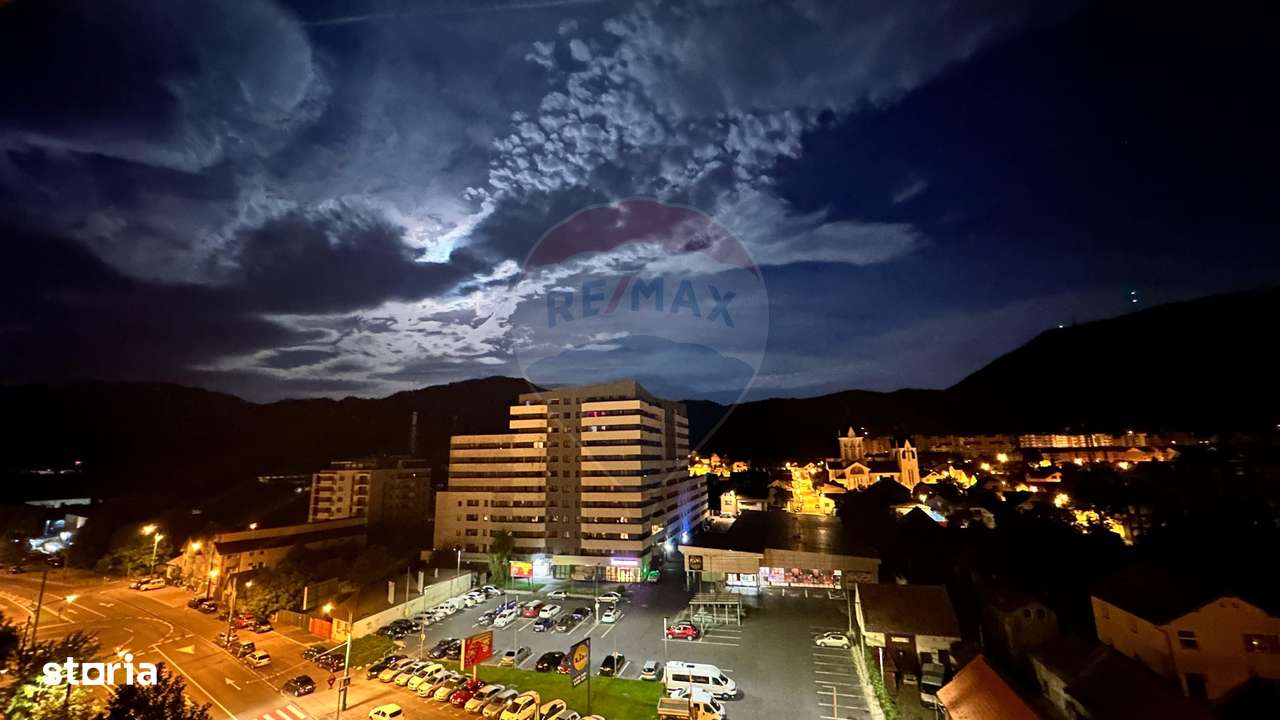 Apartament spațios cu 4 camere, vedere spectaculoasă, intrare Racadau-1