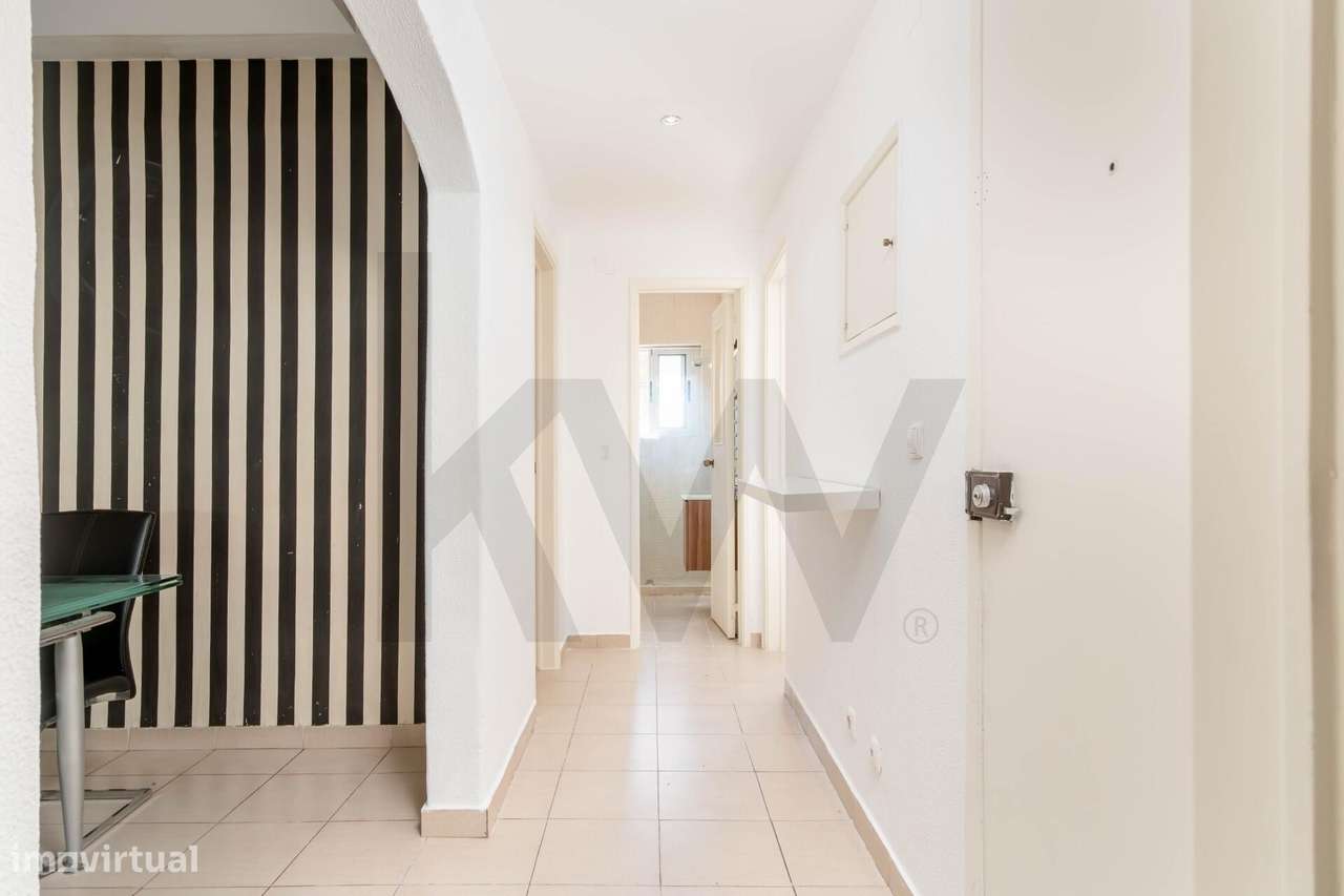 T2 com logradouro de 77m2 na Torre da Marinha – espaço, conforto e loc - Grande imagem: 5/27