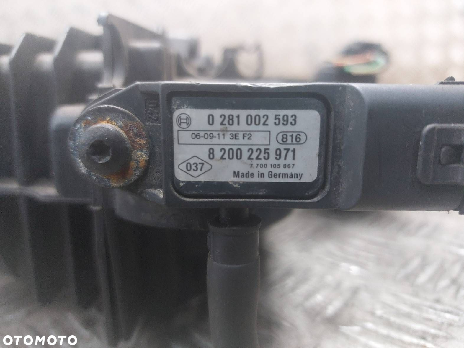 OBUDOWA FILTRA POWIETRZA + PRZEPŁYWOMIERZ CLIO II 1.5 DCI 8200225971 - 8