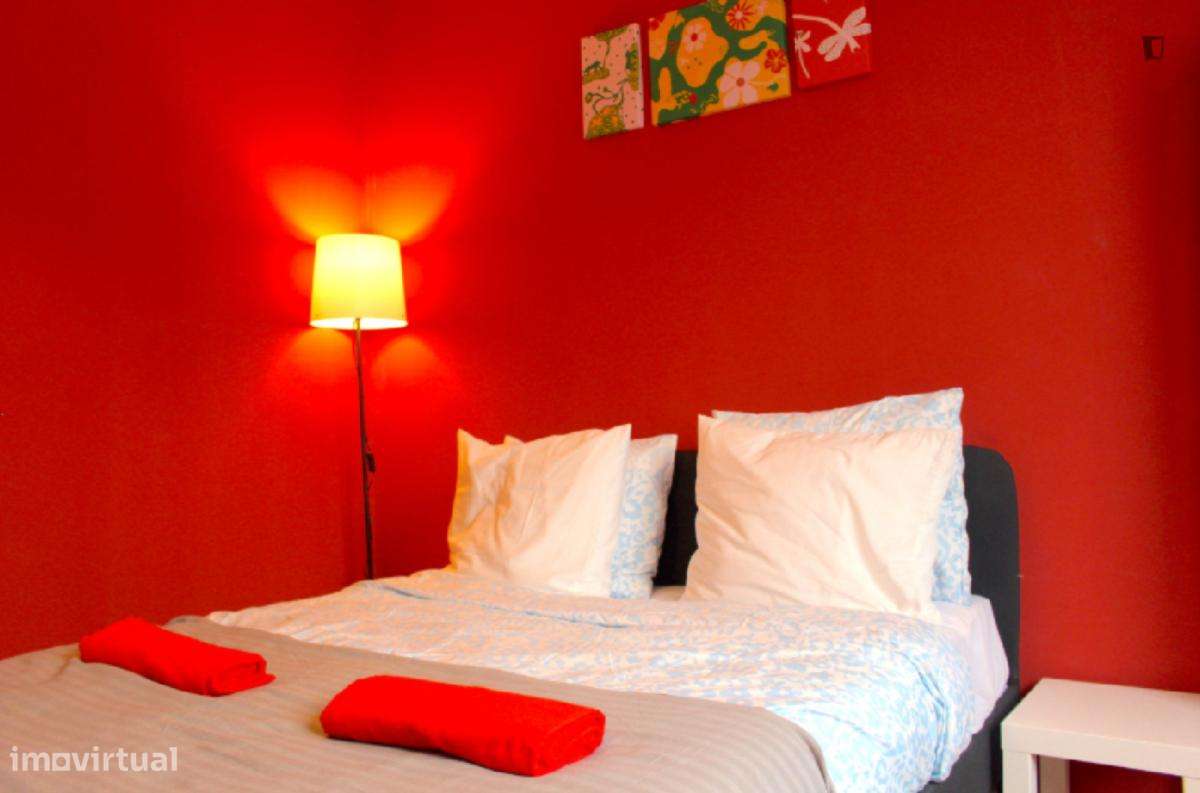 Quarto - localizado em Paranhos Porto - Grande imagem: 2/8