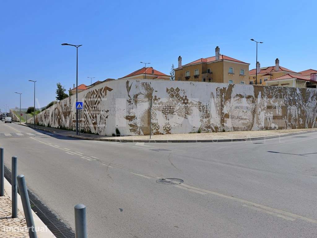 Apartamento T1 no Alto do Seixalinho com quintal-8