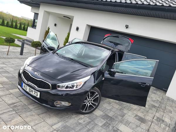 Kia Ceed 1.6 GDI Fifa World Cup Edition - 36