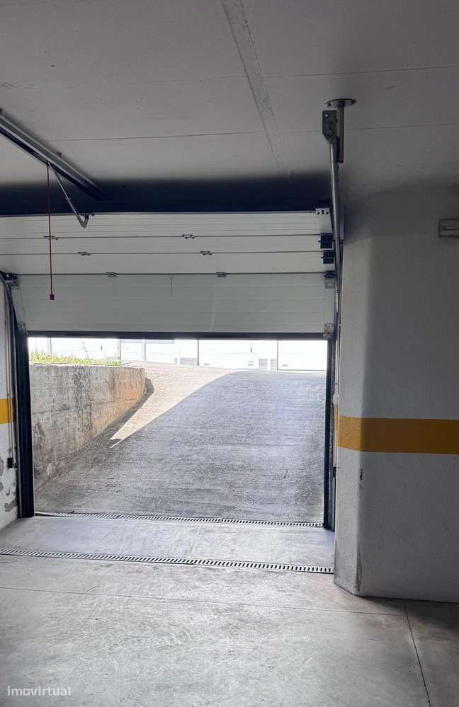 T2 com varanda, garagem e terraço no Entroncamento-18