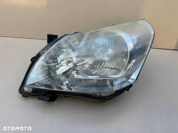 TOYOTA VERSO 09-12R LAMPA LEWA PRZEDNIA LEWY PRZOD - 1