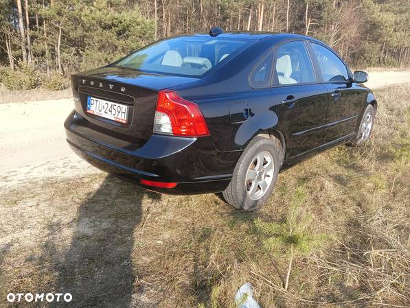 Volvo S40 1.6 - 8