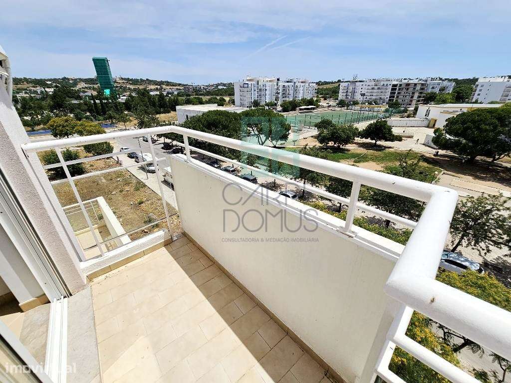 Espaçoso apartamento T3, com parqueamento, junto centro de Loulé, A...-22