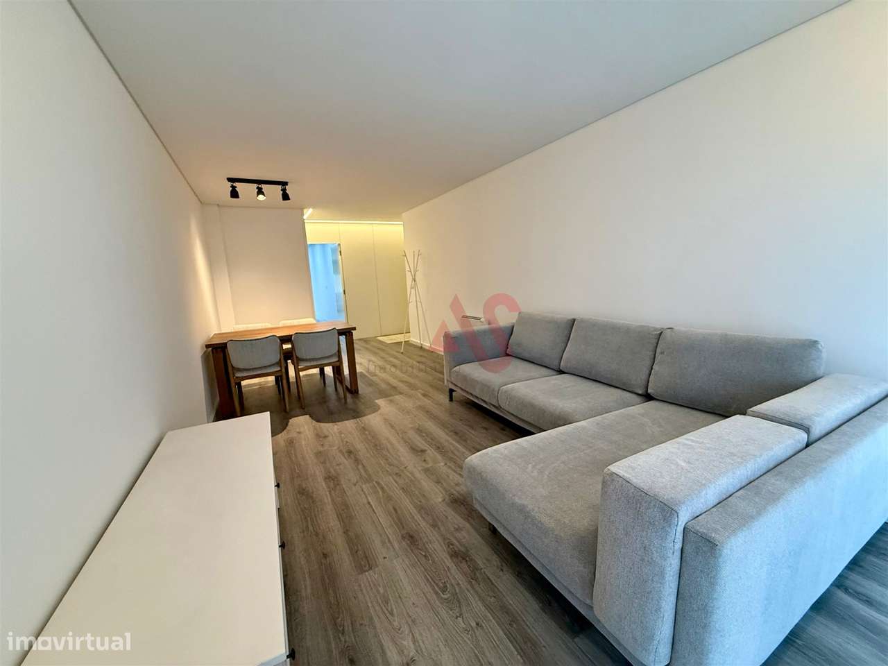 Apartamento T2 Mobilado na Trofa – Excelente Localização - Grande imagem: 3/16