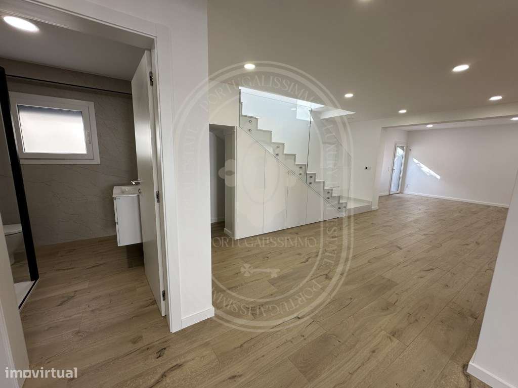 Elegante Moradia Contemporânea T4 - Conforto, Luz e Eficiência Ener...-6