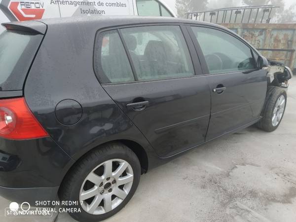 Volkswagen Golf V 2.0 TDI de 2006 - 4