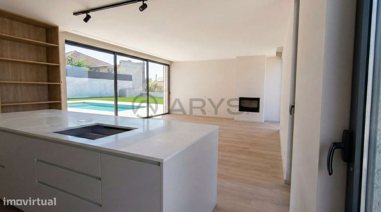 Moradia térrea T3 com Piscina-13