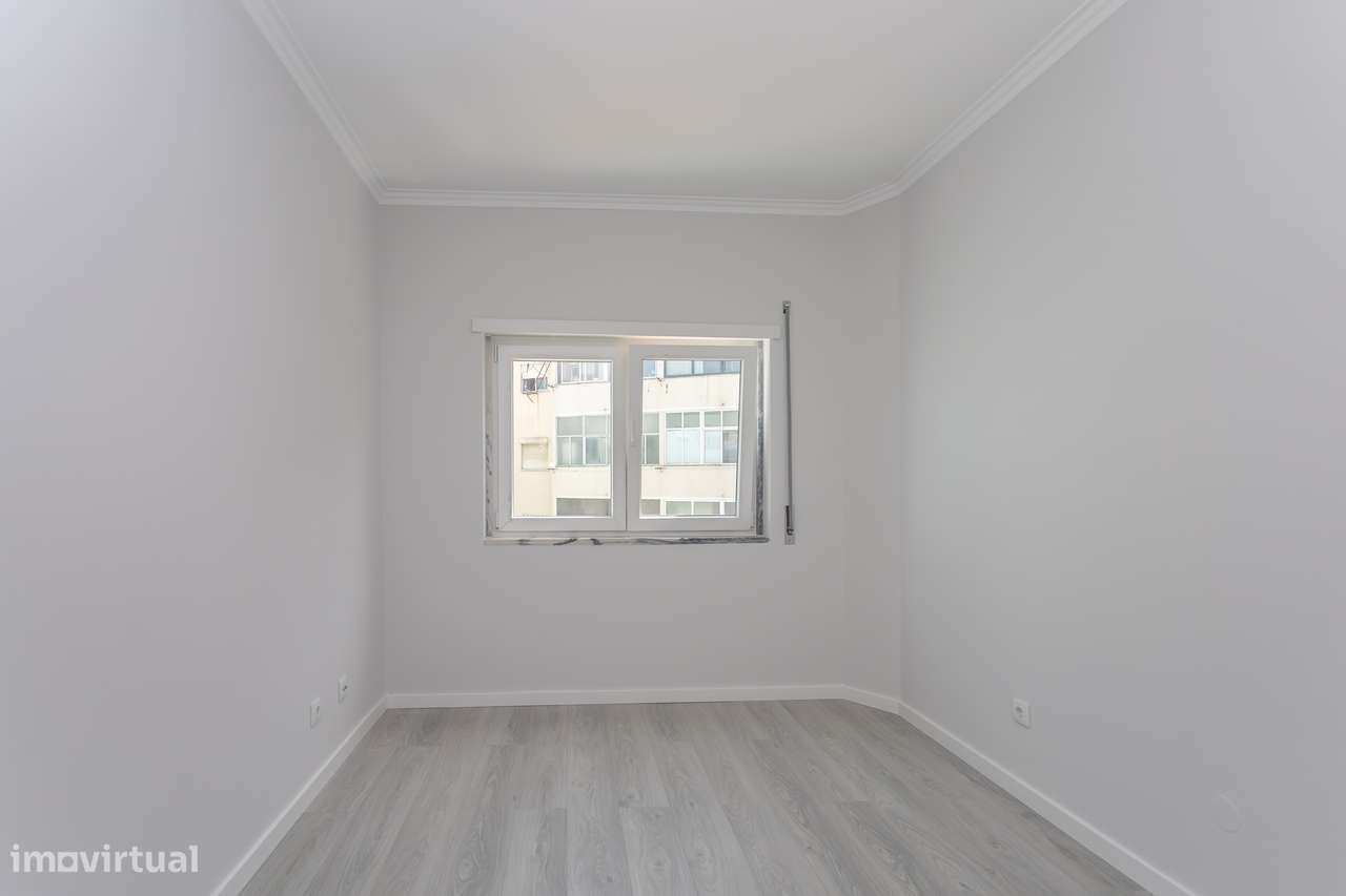 APARTAMENTO T3  REMODELADO CASAL DO MARCO-13