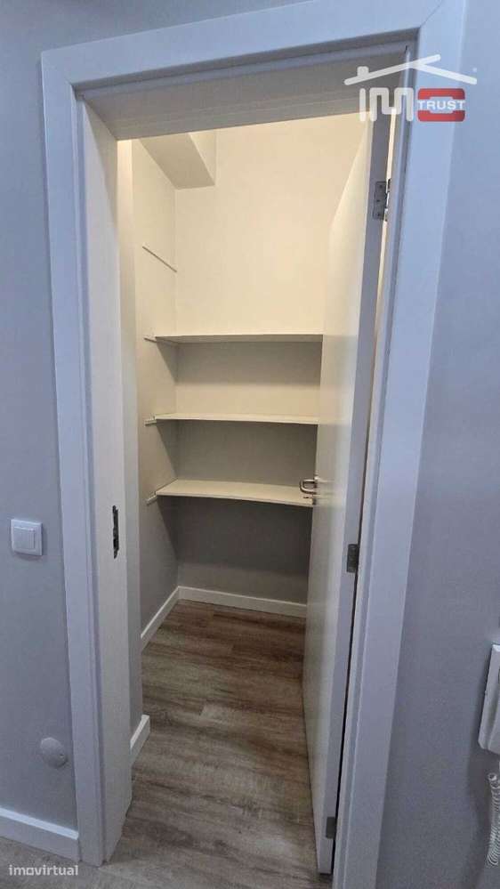 T2 Renovado no Centro de Setúbal  92 m²-9