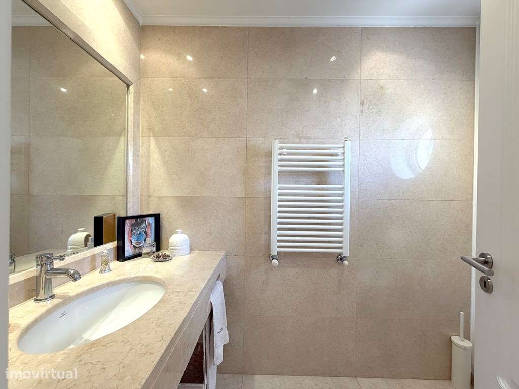 Moradia com Piscina, lote de 865 m2, a vendas nas Casas de Azeitão-17