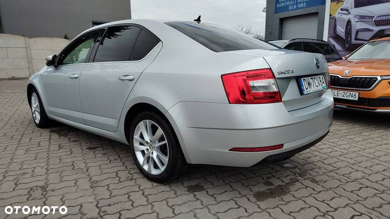 Skoda Octavia 2.0 TDI SCR Style DSG - 3