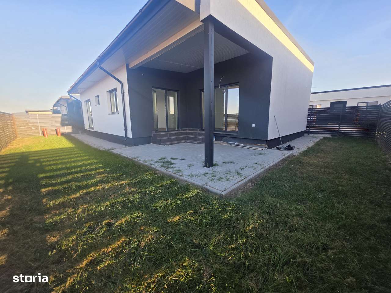 Vand casa noua pe parter 4 camere Izvor Tarlungeni Valea cu Flori 8-2