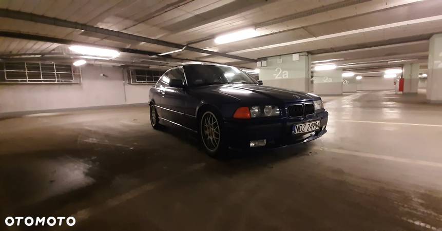 BMW Seria 3 325i - 12