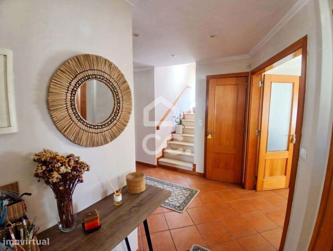 Moradia T3 com Piscina e Garagem em Azeitão - Grande imagem: 2/26