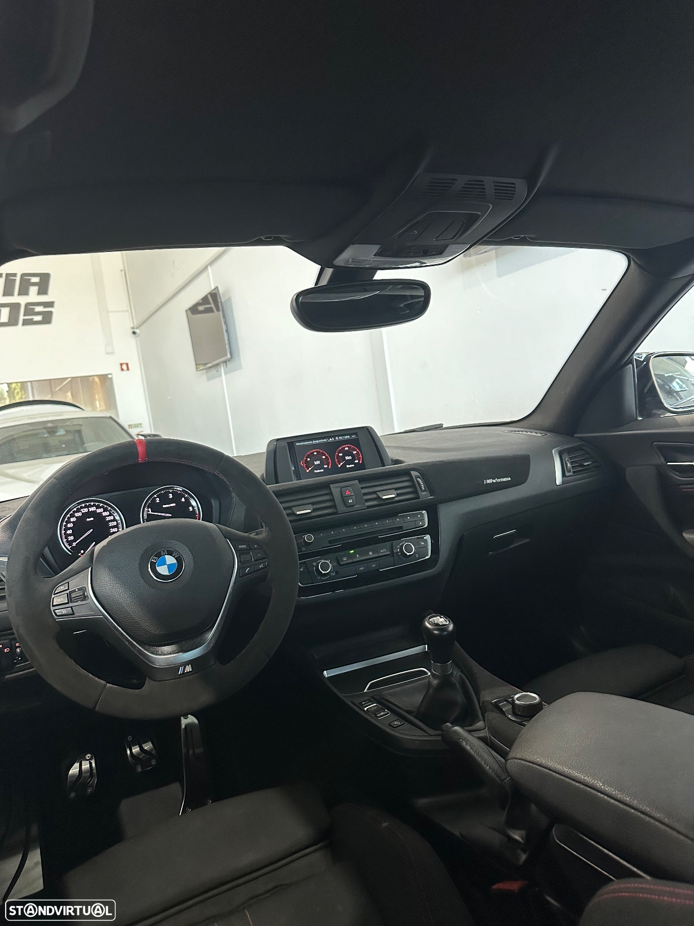 BMW 118 d Pack M - 19