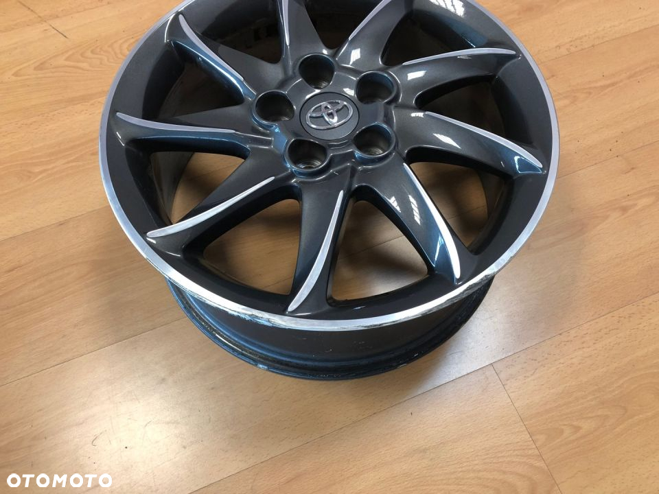 TOYOTA AURIS II FELGA 17 5X114,3 ET50 PZ406-E067F - 2