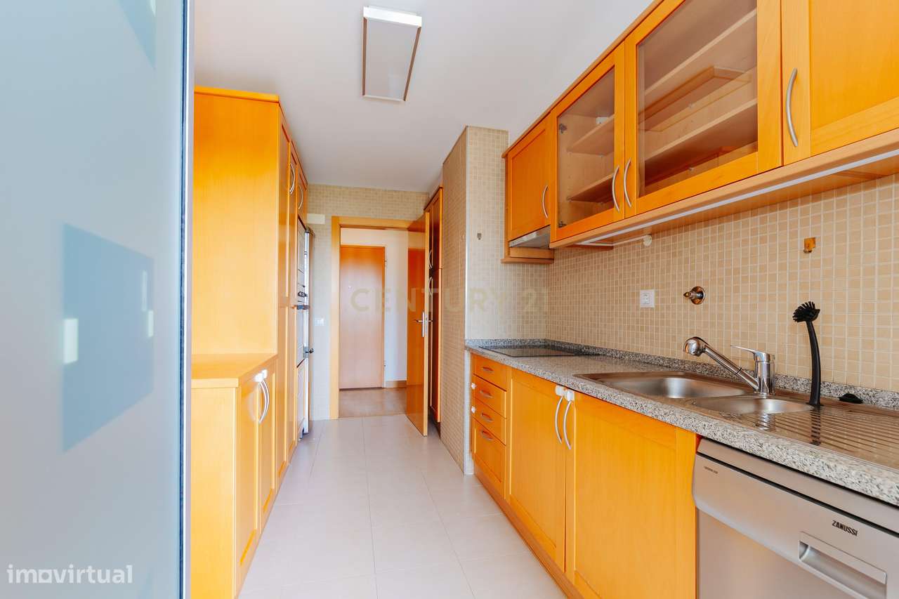 Apartamento T2 com vista rio no Edifício Âncora – Parque das Nações Su-14