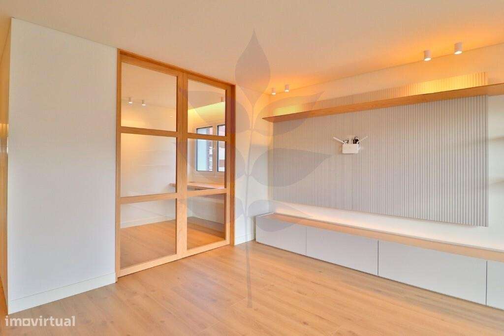 Apartamento T3 Totalmente Renovado no Centro da Cidade ✨ - Grande imagem: 4/34