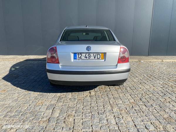 VW Passat 1.9 TDi Confortline - 5