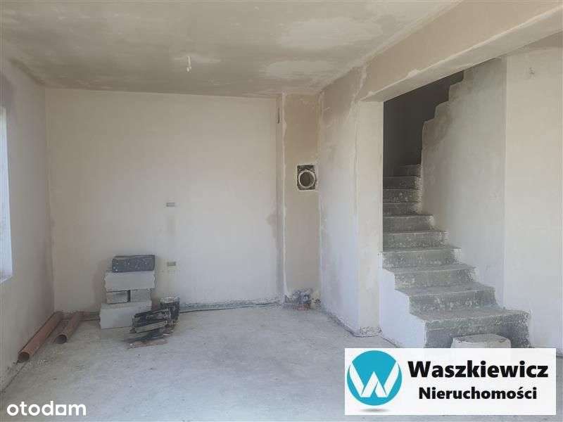 dom z piękną działką-1