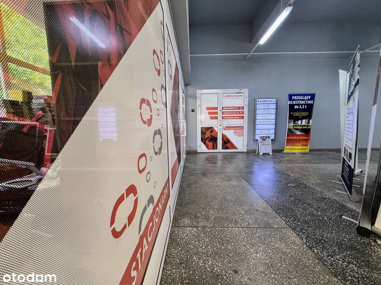 DTŚ 400 m. Medycyna, handel, magazyn, bawialnia, market, inne metraże