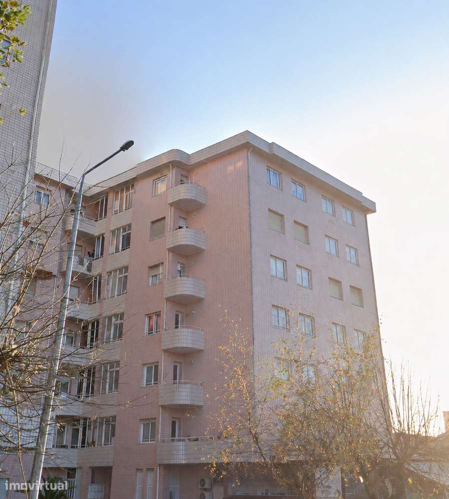 Apartamento T2 | Garagem | Elevador | Metro | Baguim | Gondomar-19