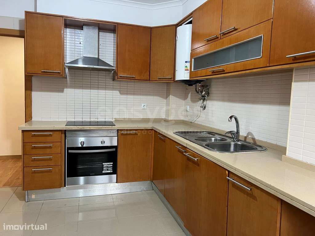 Apartamento T3, com suite 3 varandas e arrecadação - Grande imagem: 5/31