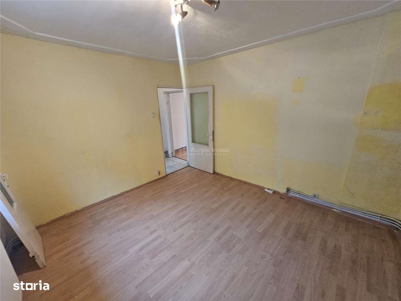 Resita, 2 Cam. Cf. 1, Et. 1, Micro 2 - Imagine principală: 4/20