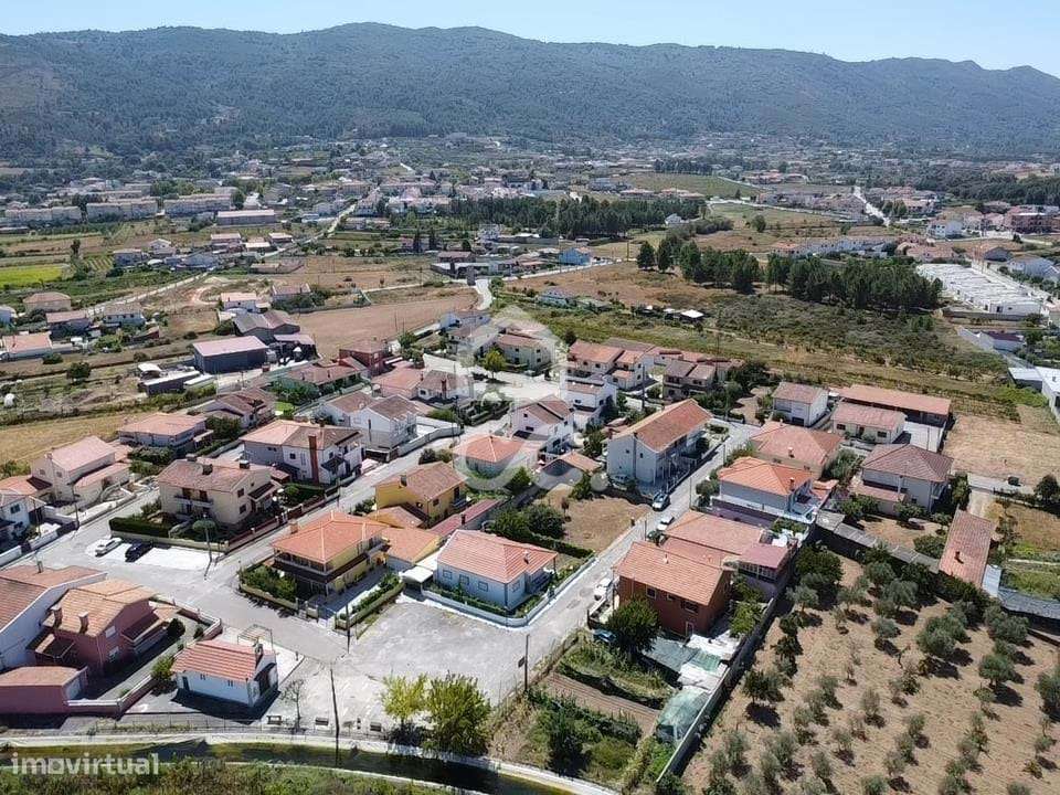 Terreno loteado para construção de uma moradia unifamiliar a 3 minutos - Grande imagem: 4/7