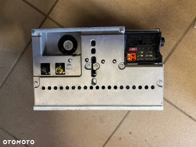 RADIO MERCEDES C KLASA W203 A2038703689 - 3