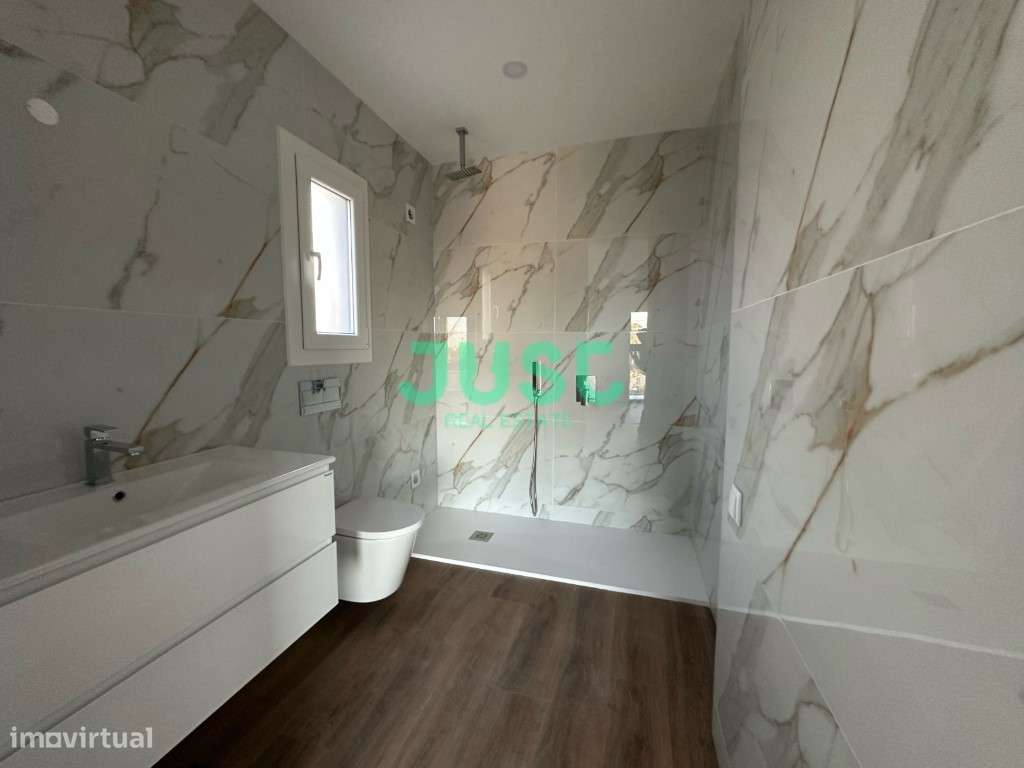 Apartamento T2 com suíte com closet, terraço e uma 1 vaga de garage...-10