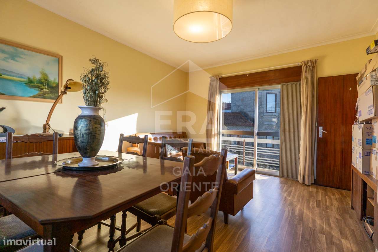 Moradia Isolada T2 e Terreno em Pedroso - Grande imagem: 3/27