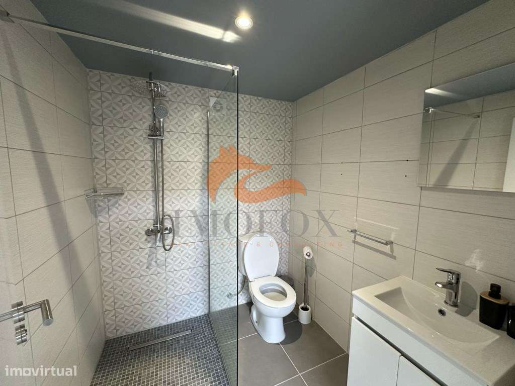 Quinta com 3 casas independentes e 9665m2 de terreno-27
