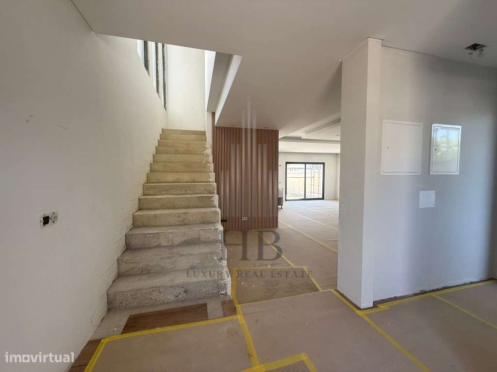 Moradia T4 NOVA com Piscina | Albarraque | Sintra - Grande imagem: 4/42