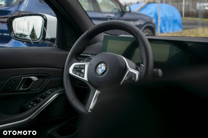 BMW Seria 3 320i - 21