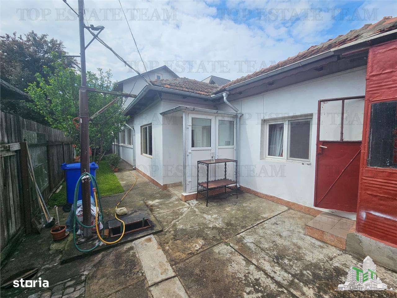 Casa la curte cu garaj dublu langa Padurea Rosu - Imagine principală: 5/13