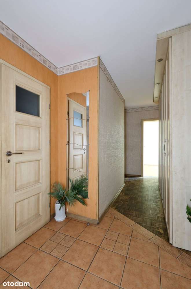 Mieszkanie 85m2 - 5 poki, budynek z 1993r - Metro-12