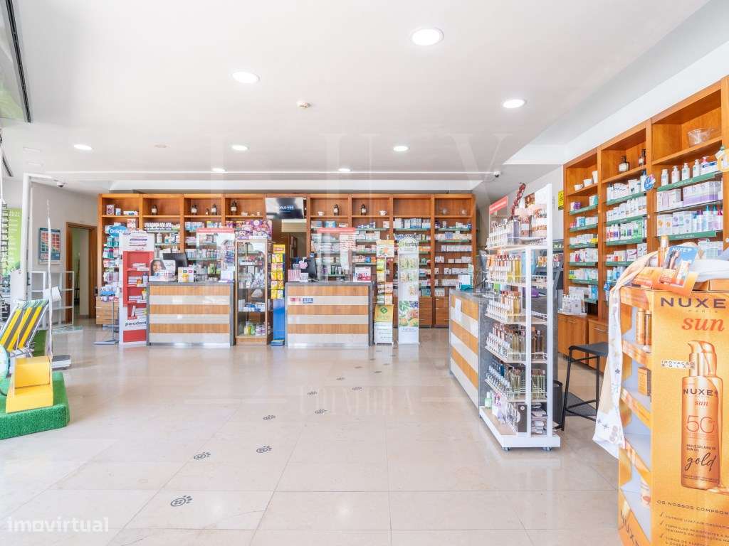 Loja + Apartamento T2 | Vila Nova de Anços, Soure - Grande imagem: 2/25