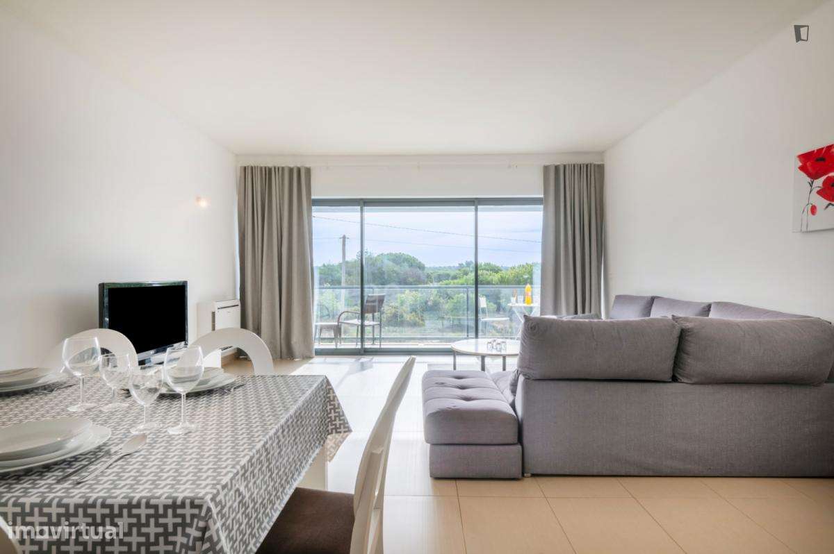 Apartamento com 2 quartos - localizado em Quarteira - Grande imagem: 5/24