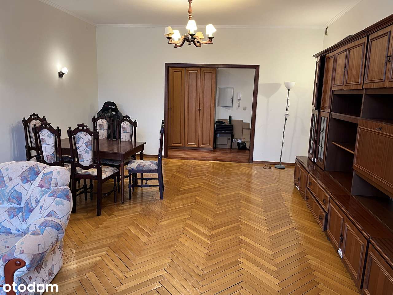 Przestronne mieszkanie z widokiem na Rynek Starego Miasta - Pełny obrazek: 4/14