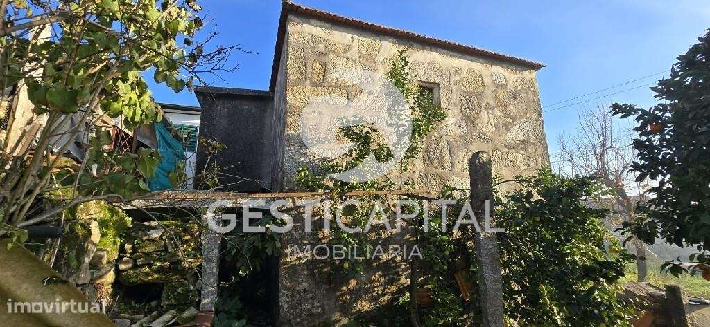 Moradia para recuperar com terreno em Vila Boa do Bispo, Marco de Cana-28