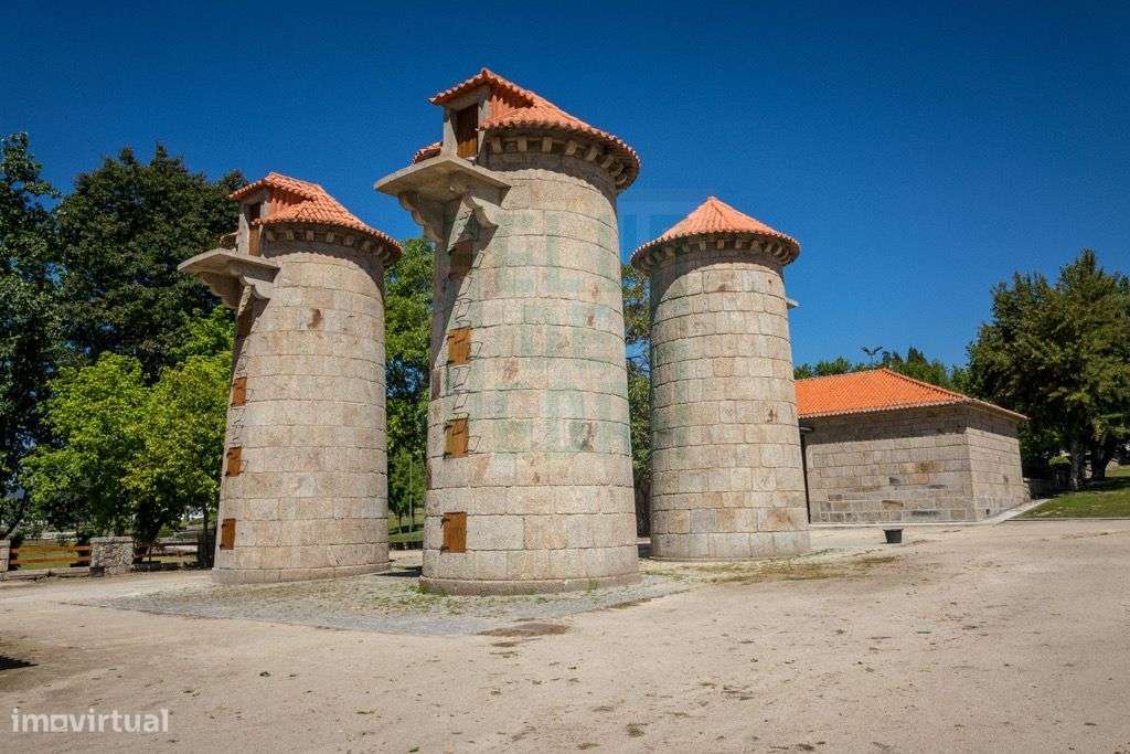 Apartamento T3+1 Centro de Paços de Ferreira-14