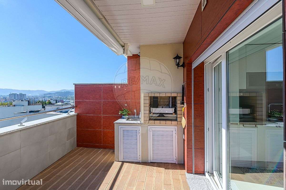 Apartamento T5 de Luxo Penthouse com terraço-7