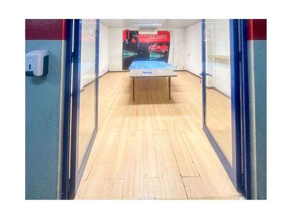 Armazém C/ Licença para Comercio na Av. da República - Grande imagem: 3/18